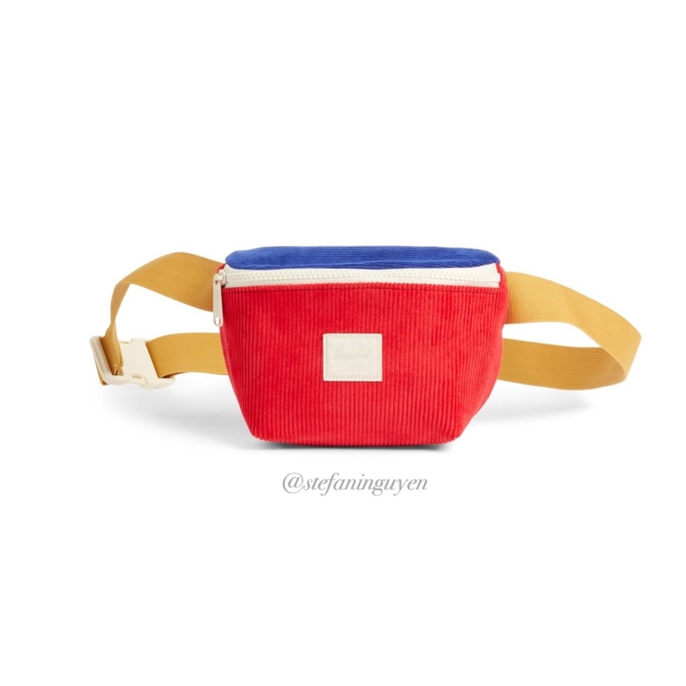 8"x5.5"x2" ⬇️ Herschel Supply Fourteen Fanny Pack